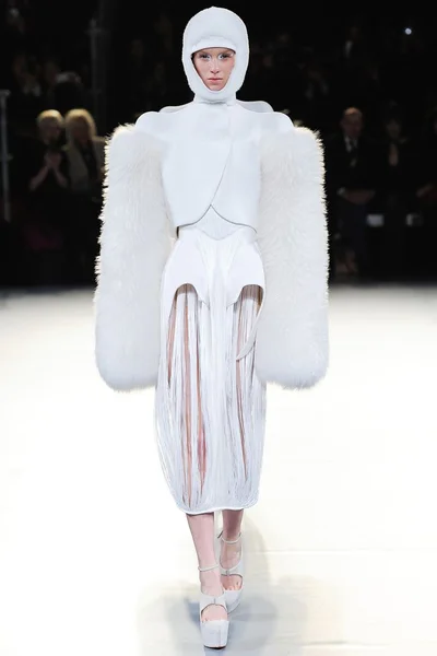 Look 1